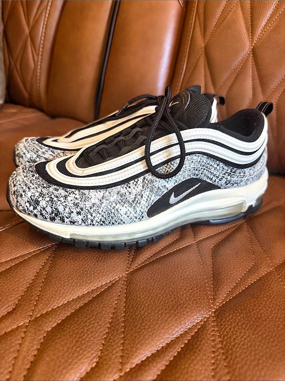 Nike Air Max 97 Sneakers Black & White size 9.5 athletic shoes